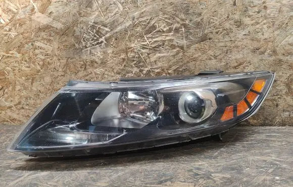 KIA Optima Headlight/headlamp 921012T131