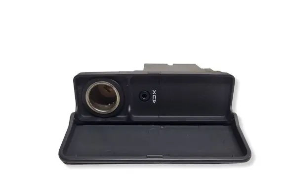 Land Rover Discovery 4 - LR4 AUX in-socket connector 903916000016 5H2219C065AA CG000952535413