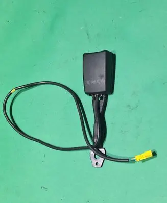 Mercedes-Benz C W203 Front seatbelt buckle 2038900169