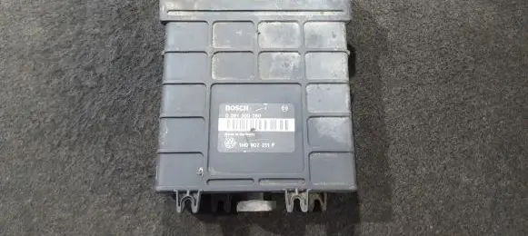 Volkswagen Golf III Engine control unit/module 0261200760 1H0907311F