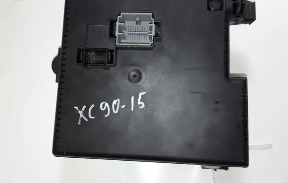 Volvo XC90 Fuse module 28080156