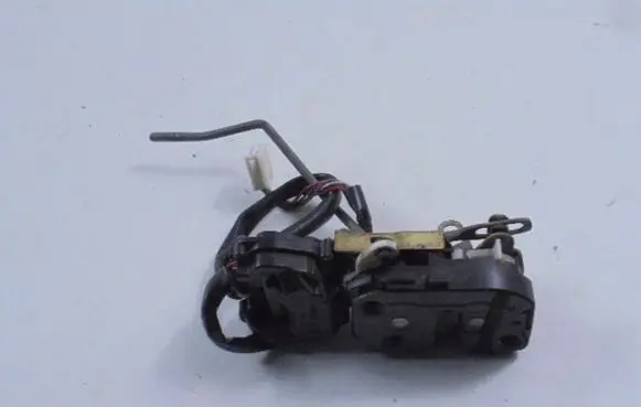 Mazda Premacy Front door lock