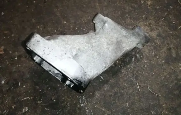 Mercedes-Benz CLC CL203 Engine mounting bracket A6112230704