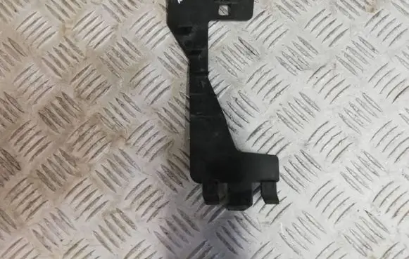 Renault Captur Front bumper mounting bracket 628108755R