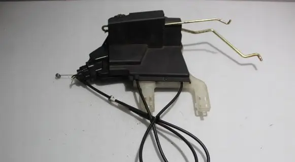 Hyundai Tucson JM Front door lock