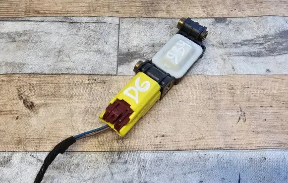 Audi A4 S4 B7 8E 8H Airbag deployment crash/impact sensor 8E0959643B 020588 020807