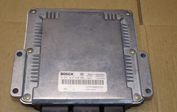 Volvo S40, V40 Engine control unit/module 8200126492 8200065994 0281010440