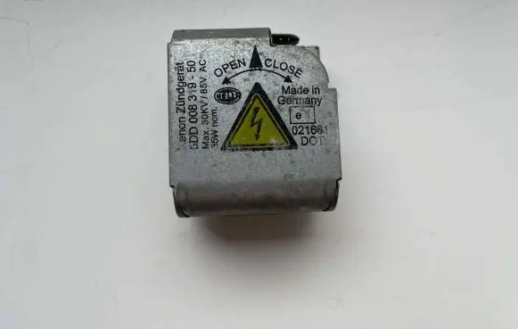BMW 5 E60 E61 Headlight ballast module Xenon 021661