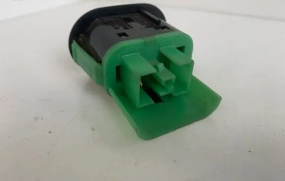 Saab 9-5 Fuel tank opening switch 4617544 156797