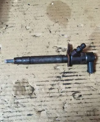 Volvo XC90 Fuel injector 0445110251 30750282