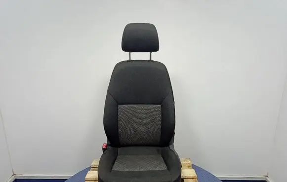 Seat Toledo I (1L) Front driver seat 6RA881105D