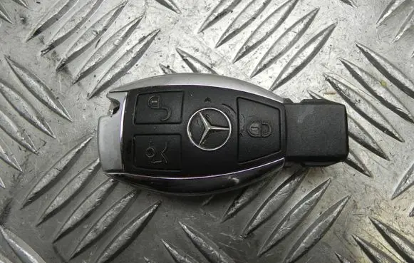Mercedes-Benz S W222 Ignition key/card 546