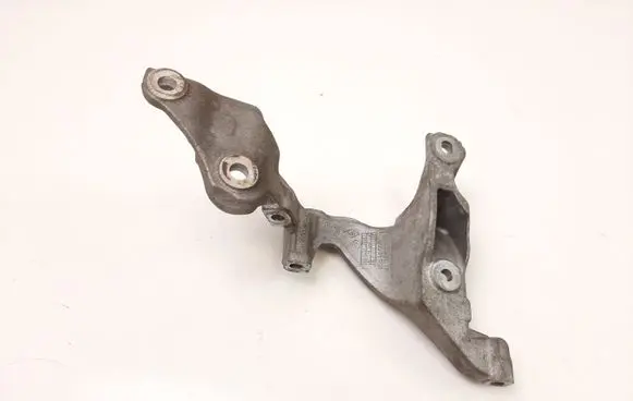 Nissan Qashqai EGR valve cooler bracket 147174072R