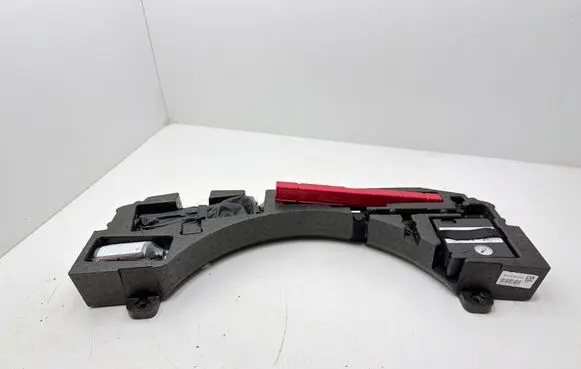 Audi A3 8Y Tool set 8Y4012109A