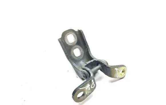 Opel Astra K Front door upper hinge