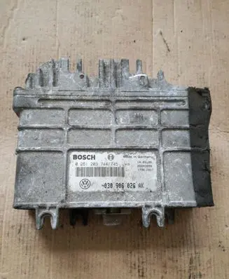 Volkswagen Polo III 6N 6N2 6NF Engine control unit/module 0261203744