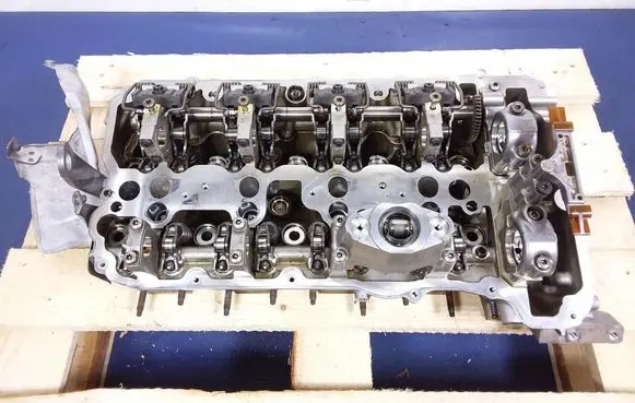 BMW 5 G30 G31 G38 Engine head 8605015