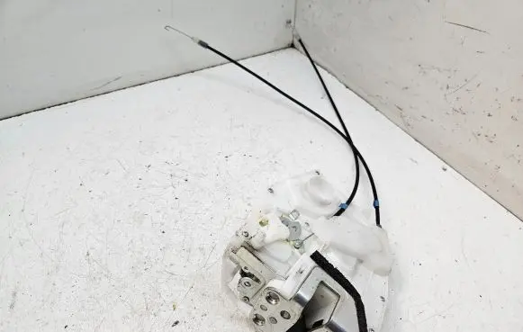 Opel Agila B Rear door lock 8230151K00