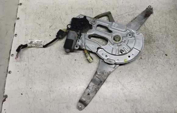 Volvo XC70 Front door window regulator with motor