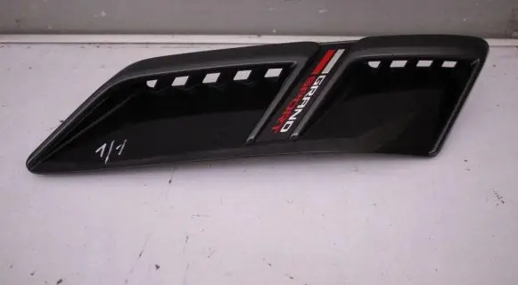 Chevrolet Corvette Fender grill 84028184 610121094 00001234