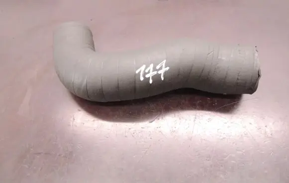 Volvo V70 Air intake hose/pipe D177