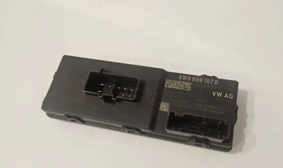 Audi A5 Tailgate/trunk control unit/module 8W8959107D 8W8959107 12008001