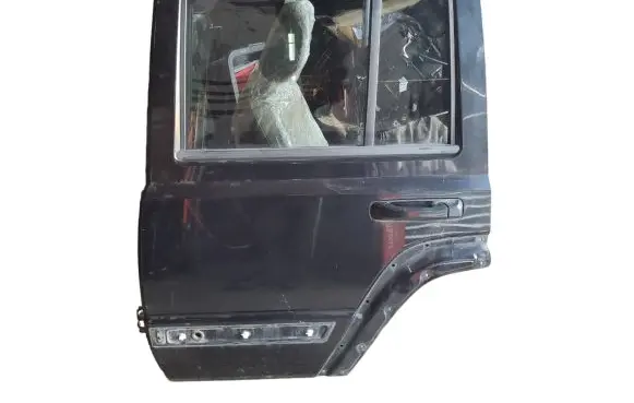 Jeep Commander Rear door
