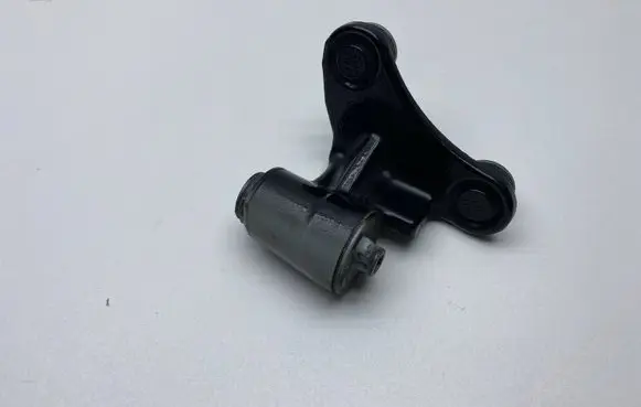 Mercedes-Benz C W204 Front door lower hinge 