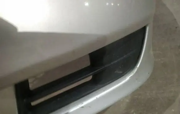 Toyota Corolla Verso AR10 Front bumper lower grill 
