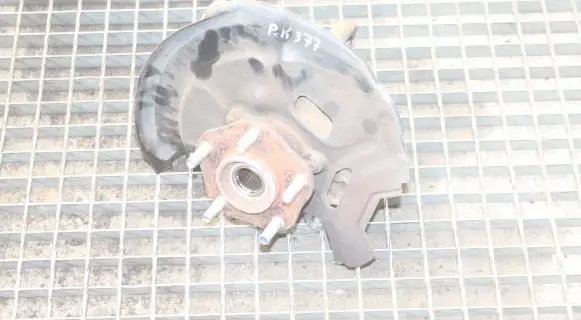 Nissan X-Trail T32 Front wheel hub