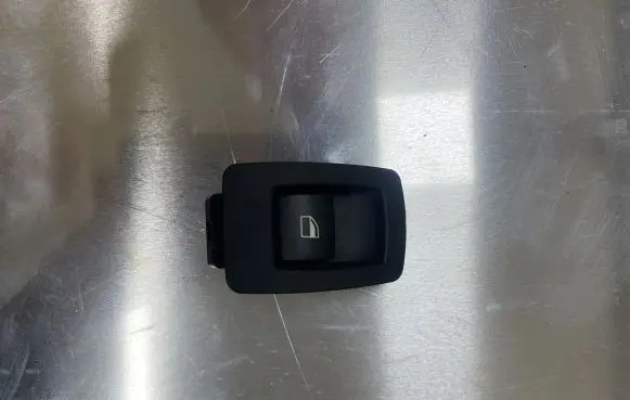BMW 5 E60 E61 Electric window control switch 15939948