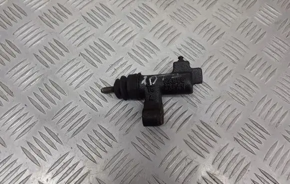 Nissan Primera Clutch slave cylinder 