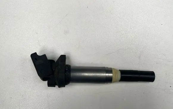 BMW 1 E81 E87 High voltage ignition coil 8616153