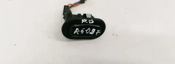 Opel Zafira A Electric window control switch 90561388 13363100