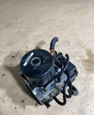 Volvo V40 ABS Pump P31423315 615407002F9 10096104243