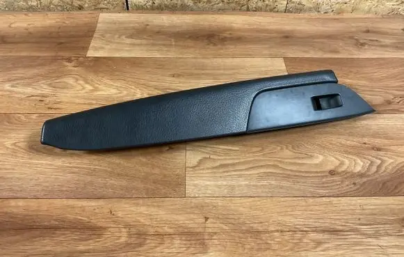 Volkswagen Touareg II Other front door trim element 7P1857858