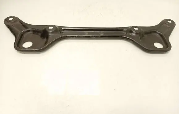 Mercedes-Benz C W204 Steering rack mounting bracket A2046280011
