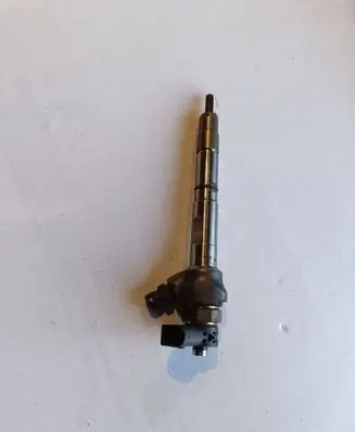 Volkswagen Touran III Fuel injector 04L130277AC