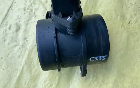 Mercedes-Benz C AMG W204 Mass air flow meter A6400940048 A0061531328