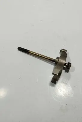 Toyota Land Cruiser (J120) Fuel Injector clamp holder