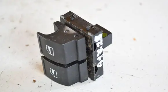 Volkswagen PASSAT B6 Electric window control switch 1K3959857A