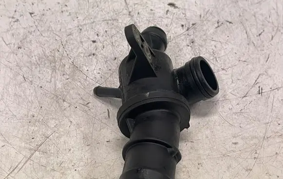 Mercedes-Benz A W169 Engine coolant pipe/hose A6402000515