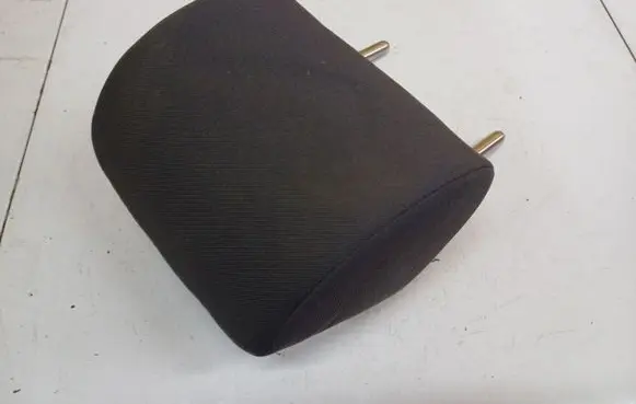 Volkswagen Golf V Front seat headrest 