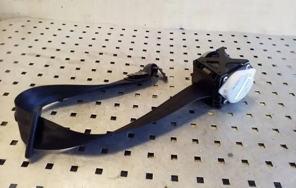 Audi A8 S8 D4 4H Middle seatbelt (rear) 4H0857807H