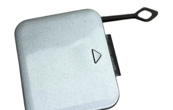 BMW 5 E39 Front tow hook cap/cover 51128213683 8213683