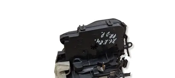 BMW X1 E84 Front door lock 7059968