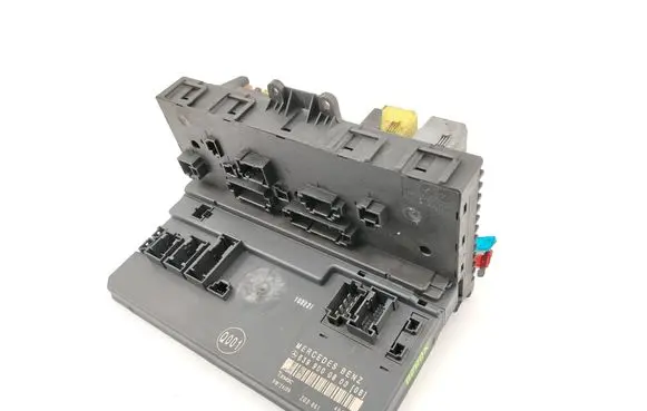 Mercedes-Benz Vito Viano W639 Comfort/convenience module 6399000800