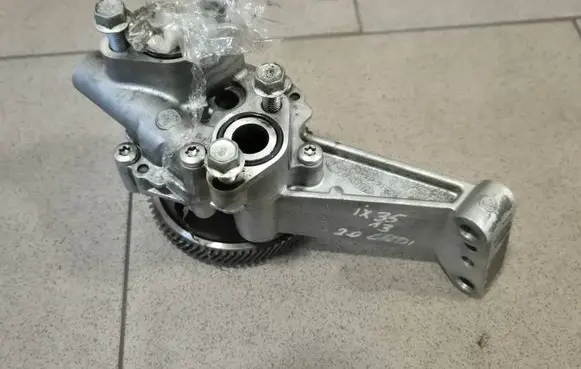 Hyundai ix35 Oil pump 213102F311