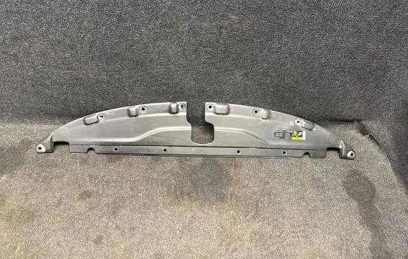 Chrysler Pacifica Engine bonnet/hood lock trim molding 68227299AA