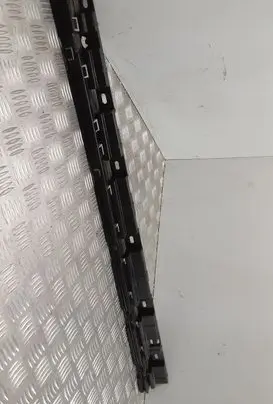 Other sill/pillar trim element